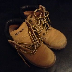 skechers adventure boots